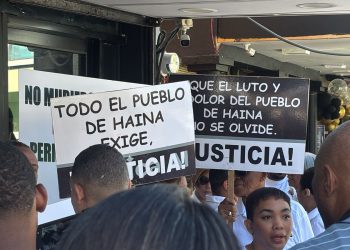 A ritmo de “Volveré”, haineros marchan para exigir justicia por víctimas del Jet Set