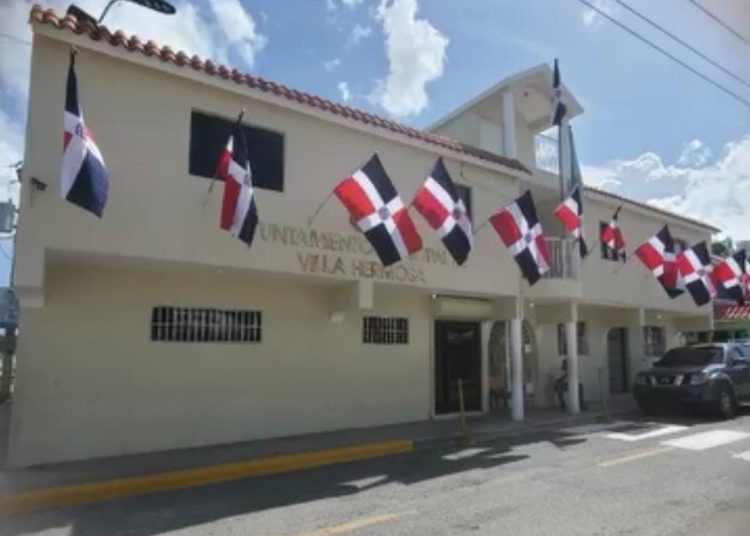 Asaltan prestamista frente al Ayuntamiento de Villa Hermosa, en La Romana
