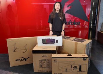 Alofoke Media Group entrega computadora gamer a DJ Cocoo que ganó en “Live Extendido”