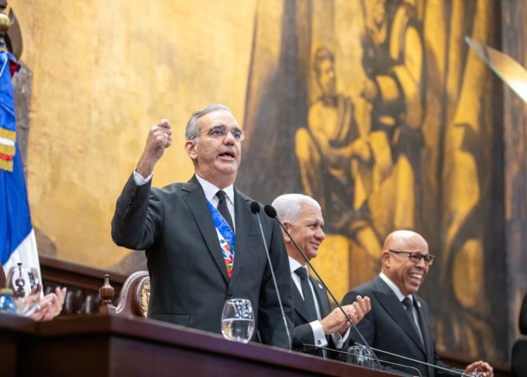 Abinader: “yo tengo amigos, pero no cómplices y este gobierno… no se rinde frente a la corrupción»