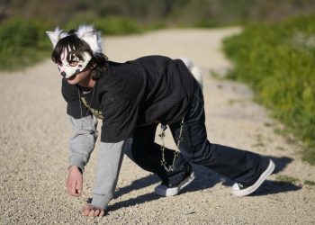 Jóvenes que se identifican y actúan como animales: llega a España el fenómeno ‘therian’