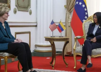 Delcy Rodríguez y diplomática de EE.UU. abordan en Caracas plan de Trump sobre Venezuela