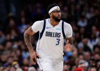 Anthony Davis es traspasado a los Wizards en canje de ocho jugadores