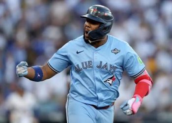 Vadimir Guerrero jr. espera ver la reacción de su padre al vestir el uniforme dominicano en el Clásico Mundial