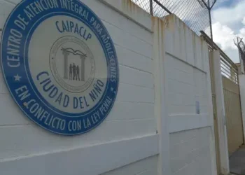 Tres adolescentes heridos en un incidente en un centro de detención de La Vega
