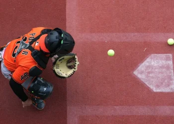 Sistema ABS debutará en 2026 y cambiará la forma de retar bolas y strikes en Grandes Ligas