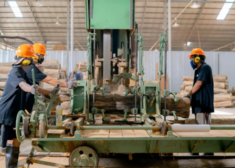 Actividad manufacturera subió en enero hasta los 51.24