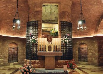 Los restos de San Francisco de Asís se exponen al público por primera vez