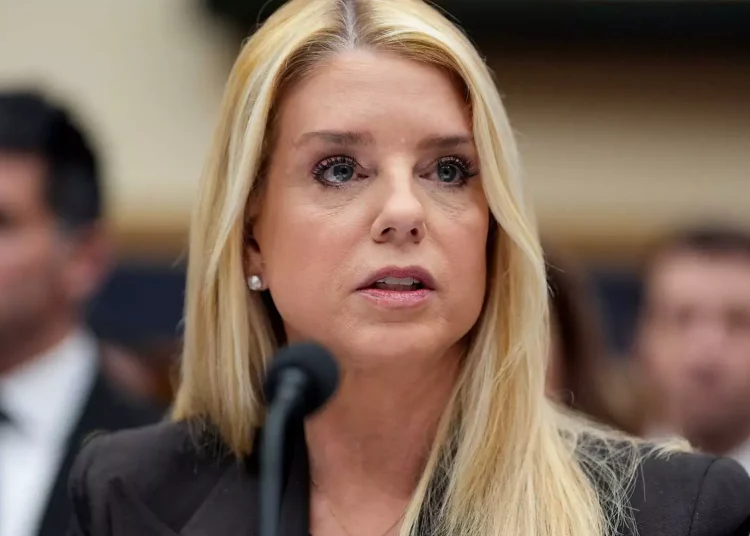 Nancy Mace solicita comparecencia de la fiscal general Pam Bondi por presunta vigilancia a congresistas