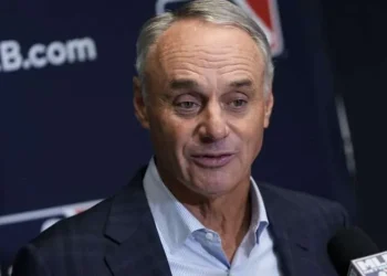 Rob Manfred ve posible presencia de jugadores de MLB en béisbol olímpico de Los Ángeles 2028