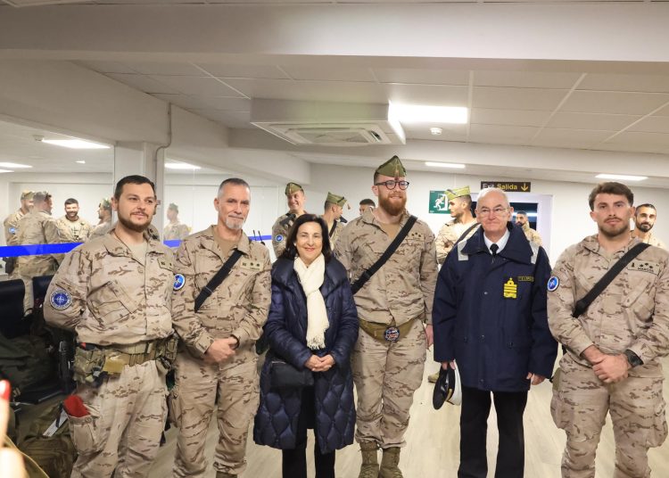 Llegan a España 205 militares españoles evacuados de Irak por la guerra de Irán