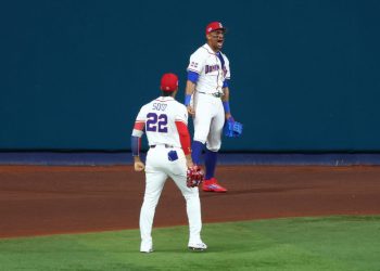 Julio Rodríguez protagoniza espectacular robo de jonrón ante Estados Unidos en el Clásico Mundial