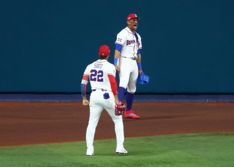 Julio Rodríguez protagoniza espectacular robo de jonrón ante Estados Unidos en el Clásico Mundial