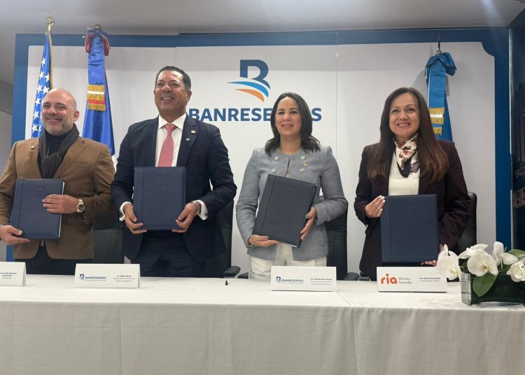 Banreservas firma acuerdo con Ría y MIO para fortalecer inclusión financiera de la diáspora