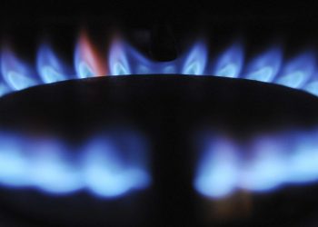 El precio del gas natural se dispara otro 45 % y supera los 63 dolares