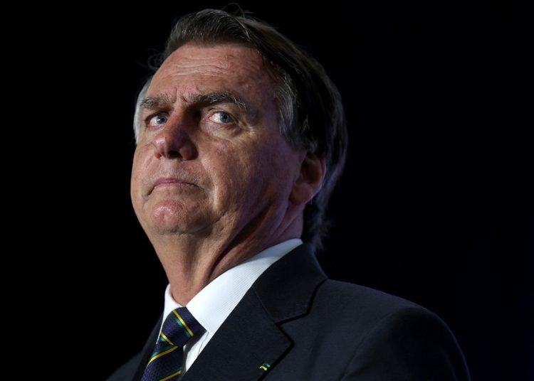 «Su estado es grave»: lo que se sabe de la hospitalización de Bolsonaro