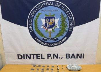 Policía y DNCD intervienen puntos de droga en la zona norte de Baní y realizan varios arrestos