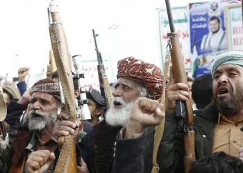 Los hutíes lanzan misiles desde Yemen contra Israel, ampliando la guerra en Medio Oriente