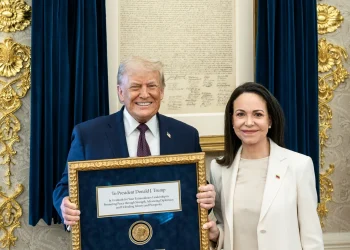 Trump aconsejó a María Corina Machado que no vuelva a Venezuela por ahora, según el NYT