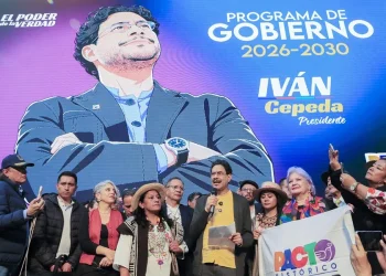 Iván Cepeda inscribe candidatura y apunta a ganar Presidencia colombiana en primera vuelta