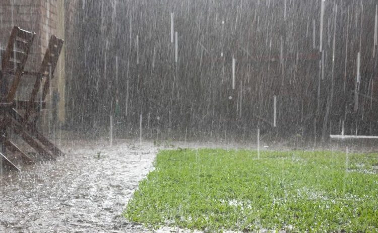 COE mantiene alertas en varias provincias por vaguada y riesgo de inundaciones