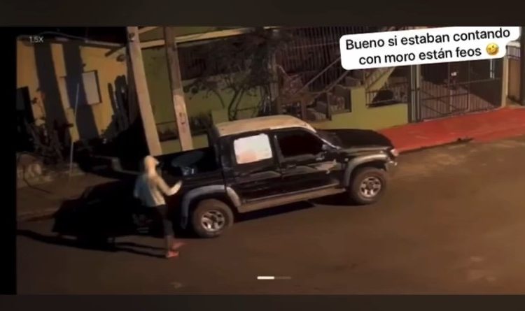 Desconocido roba cubeta de guandules de la camioneta del exalcalde Cristian Julio García en Bayaguana