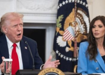 La causa del despido de Kristi Noem: Mintió al Congreso sobre campaña publicitaria de US$220 millones