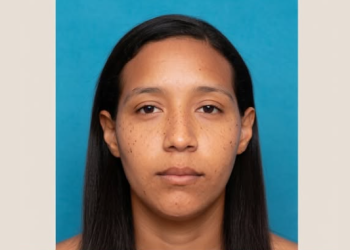 Arrestan a mujer imputada de maltratar a una niña en centro de cuidado infantil de SDE