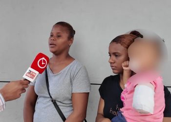 Bebé de un año pierde un brazo; familia señala presunta mala práctica médica