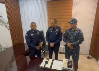 Coronel William Batista entrega mando policial en Jarabacoa a coronel J. González