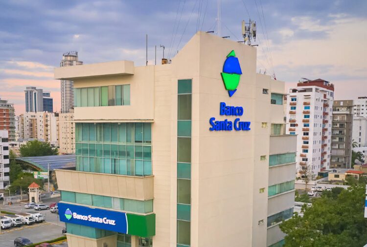 Banco Santa Cruz se consolida como el tercer banco de capital privado del país