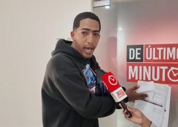 Ciudadano denuncia más de siete años con impedimento de salida sin resolver tras caso con la DNCD