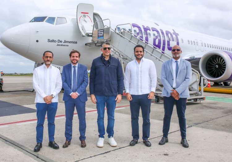 Arajet recibe su aeronave 14 “Salto de Jimenoa”