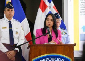 Ministra de Interior y Policía destaca descenso en la tasa de robos reportados en comparación con 2025