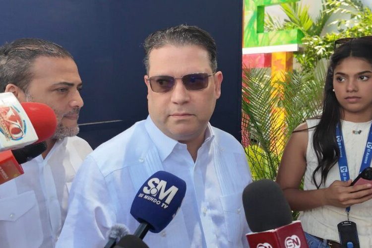 Yayo Sanz Lovatón asegura no habrá alza en el pan y destaca avance en la matriz energética del país