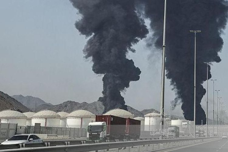 Emiratos dice haber interceptado 13 misiles y 27 drones en nuevo día de ataques de Irán