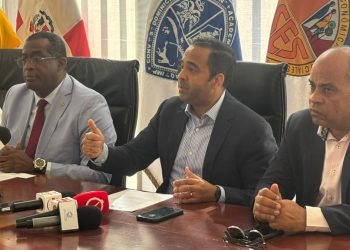 Informe cuestiona costo social de las AFP y plantea incluir un actor público en sistema de pensiones