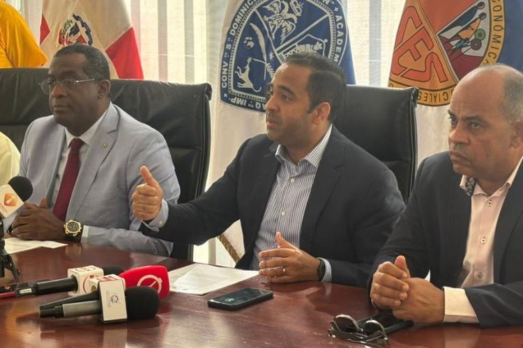 Informe cuestiona costo social de las AFP y plantea incluir un actor público en sistema de pensiones