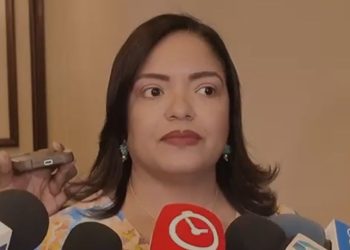 Comerciantes buscan evitar alzas en la canasta básica ante impacto internacional