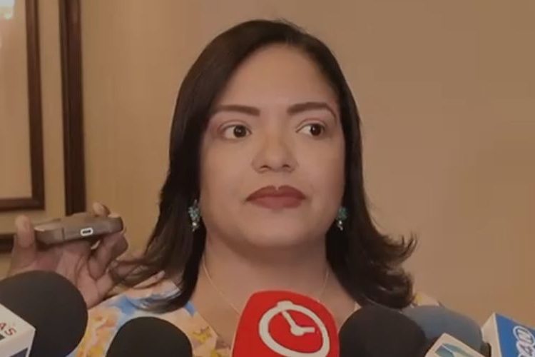 Comerciantes buscan evitar alzas en la canasta básica ante impacto internacional