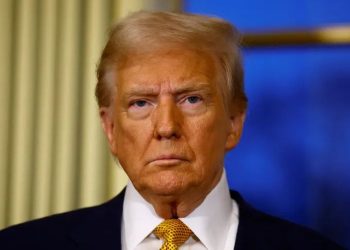Trump dice que EE.UU. no necesita Ormuz y amenaza con dejar su seguridad a otros países