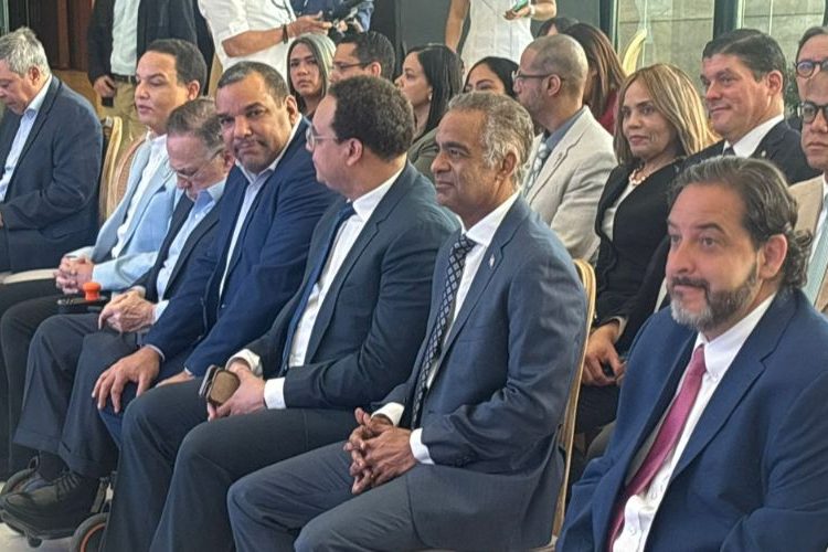 Ministro Joel Santos afirma RD mantiene estabilidad eléctrica pese a incertidumbre internacional