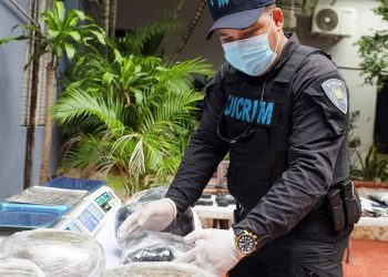 Policía Nacional incauta drogas, armas, vehículos y más de 100 máquinas tragamonedas en el DN