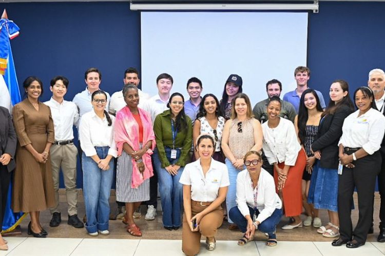 MITUR presenta propuestas de innovación turística a estudiantes de la University of Pennsylvania