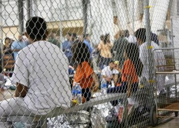 Al menos 11.000 niños estadounidenses, separados de padres en redadas migratorias de Trump