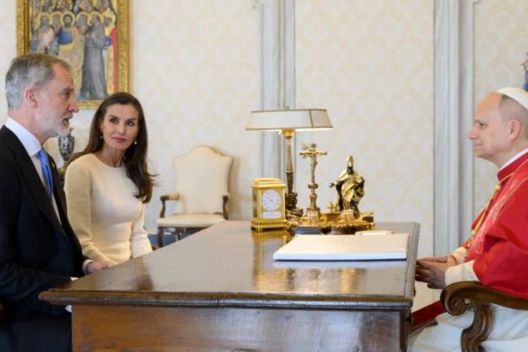 Los reyes abordaron en el Vaticano la visita a España del papa y el compromiso por la paz