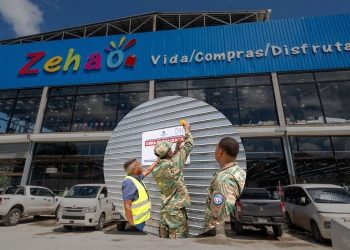 MIVHED alerta a la población por riesgos en Plaza Zehao, en Las Terrenas
