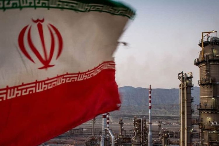 EEUU prevé que el petróleo iraní ya en ruta llegará al mercado en plazo de 30-45 días