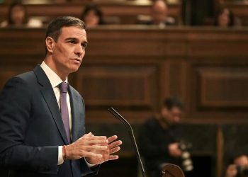 Agencias iraníes muestran una frase y una foto de Pedro Sánchez en un misil contra Israel