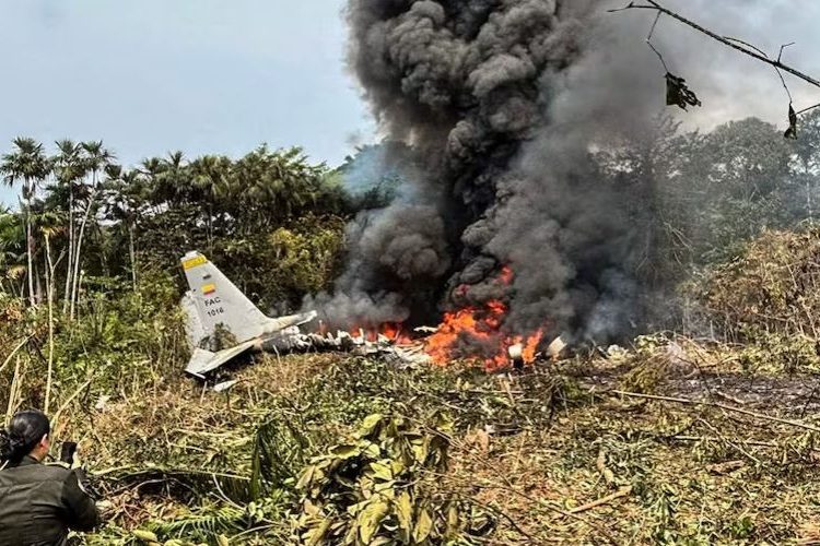 Avión militar accidentado en Colombia llevaba 125 personas, de las cuales 48 sobrevivieron